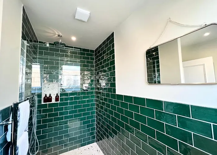 Redland - 7 * Bristol